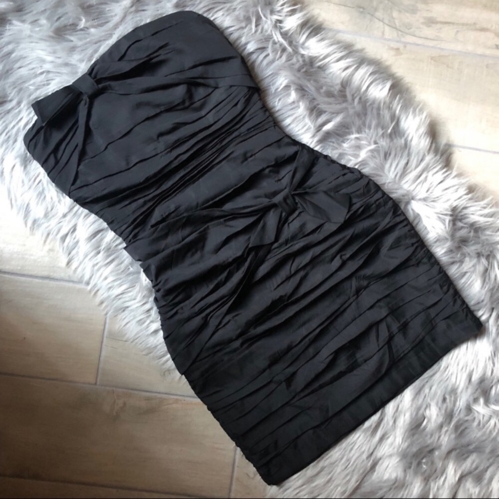 Black strapless express dress